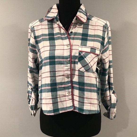 Make + Model Crop Flannel Pajama top - Picture 2 of 7